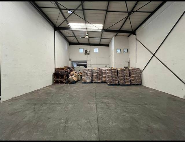 296M² WAREHOUSE TO LET IN BEACONVALE